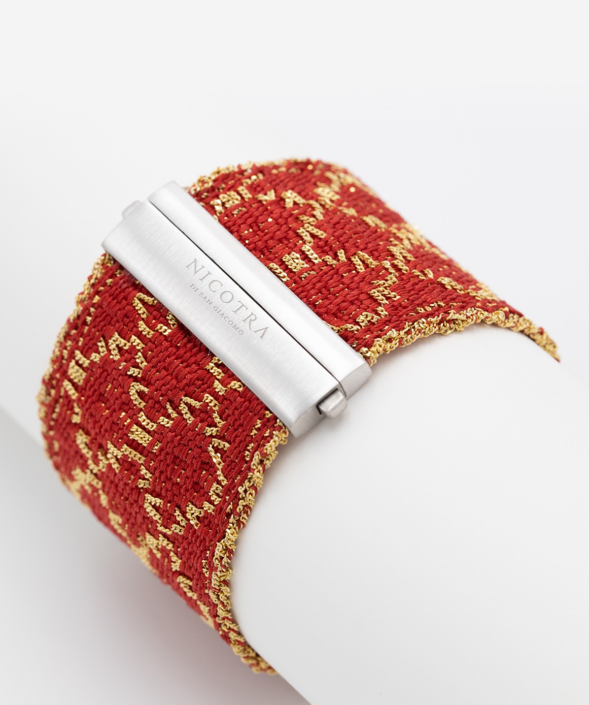 RHOMBUS Bracelet in Sterling Silver 18Kt. Gold plated. Fabric: Silk Red